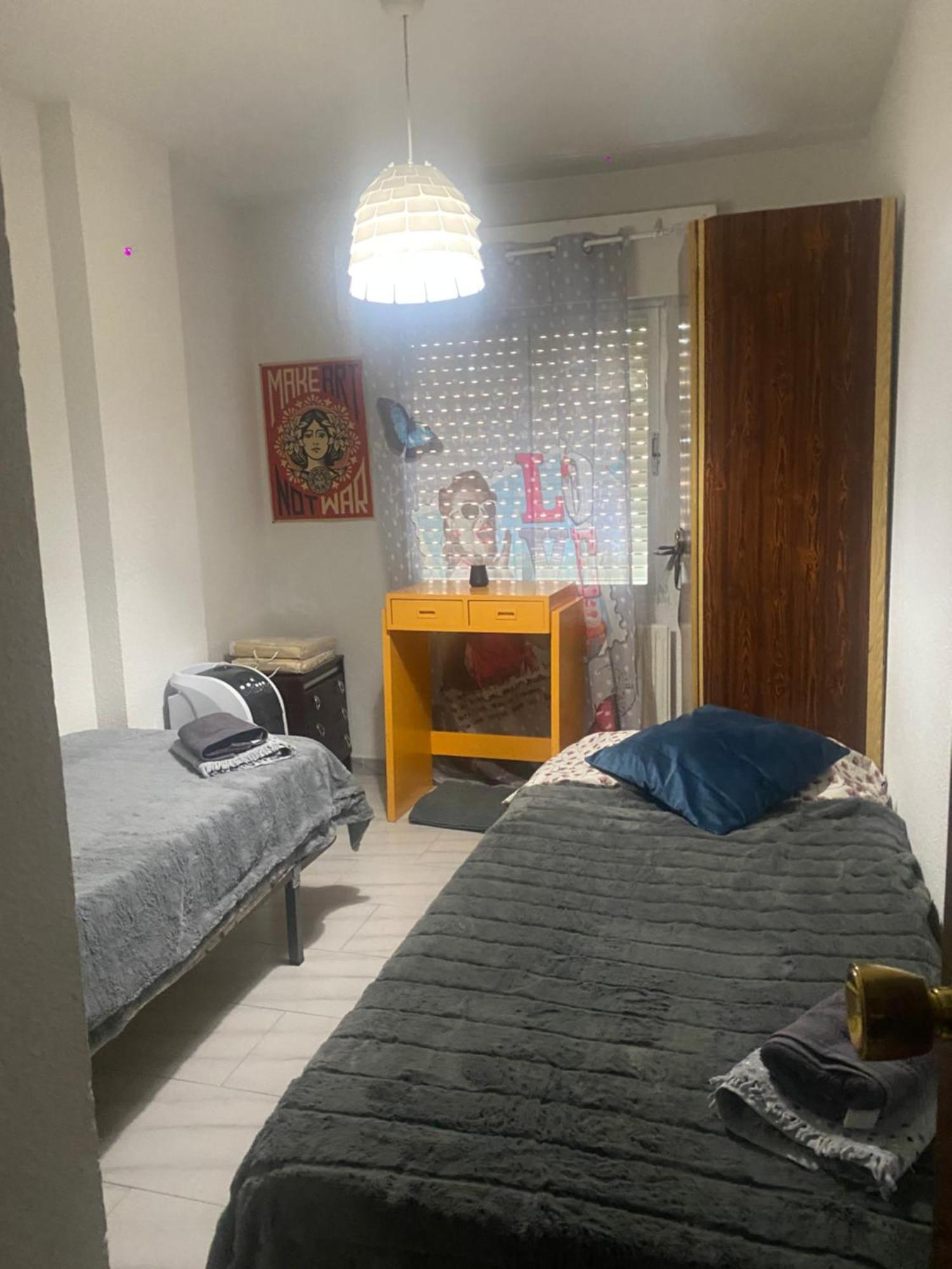 Apartament Paris Alcalá de Henares Zewnętrze zdjęcie
